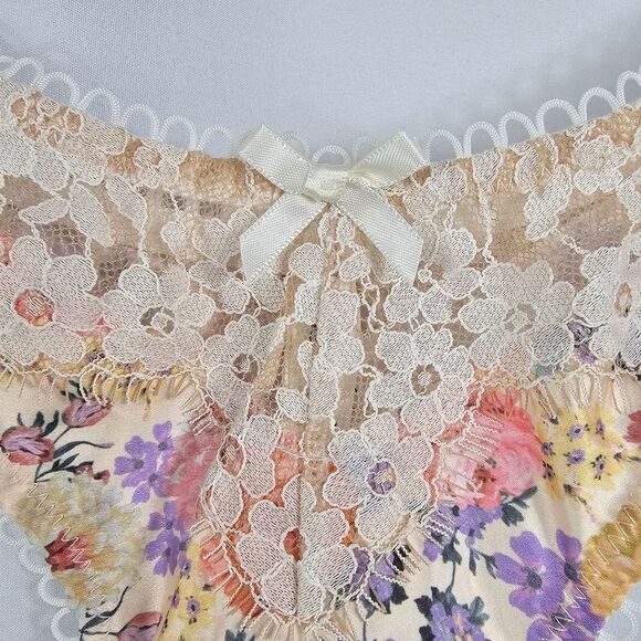 NWT For Love and Lemons Garden Party Thong - Size XS - Picture 5 of 9